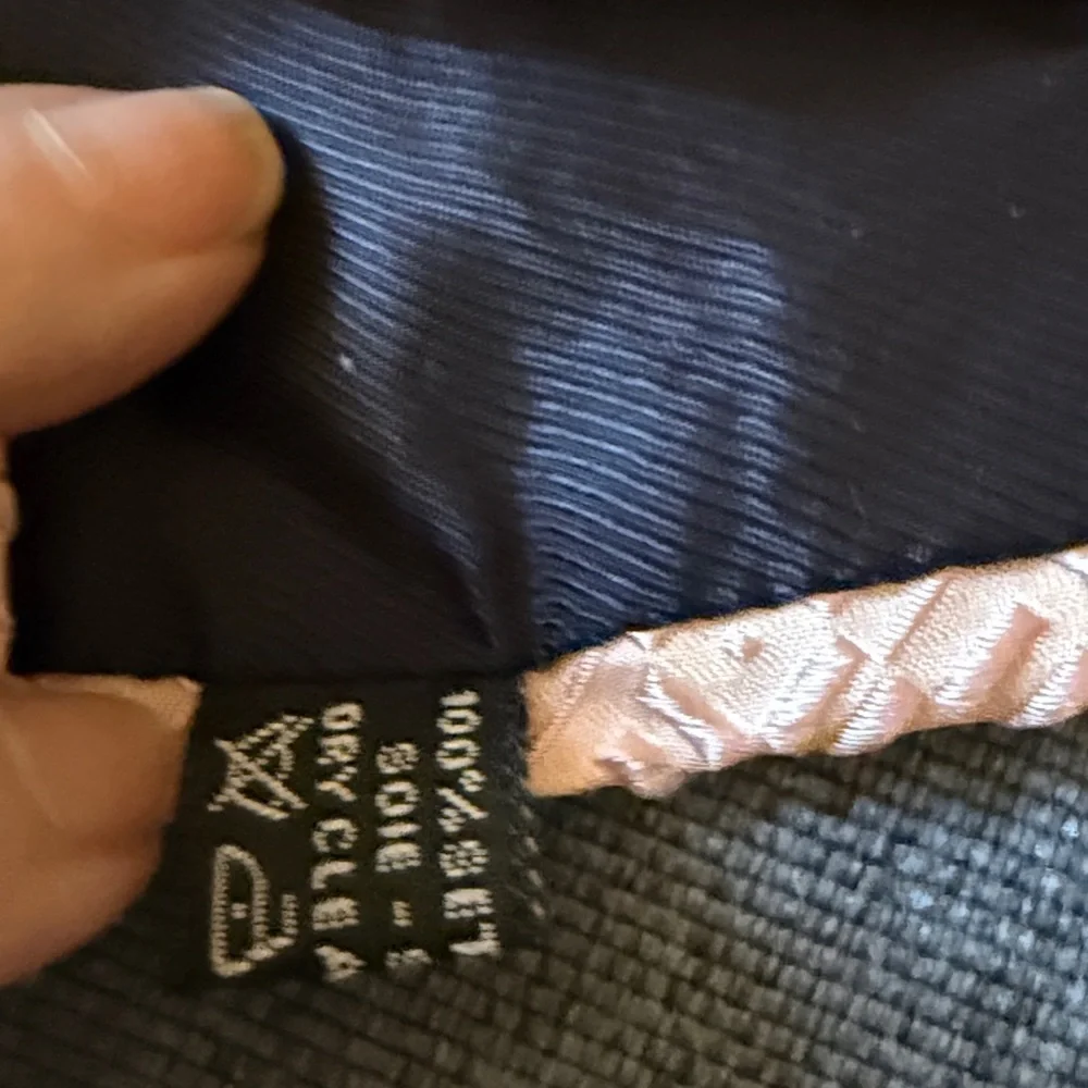 NWOT Domenics Vacca Silk Woven Seven Fold Handmade Necktie. Peach Color.